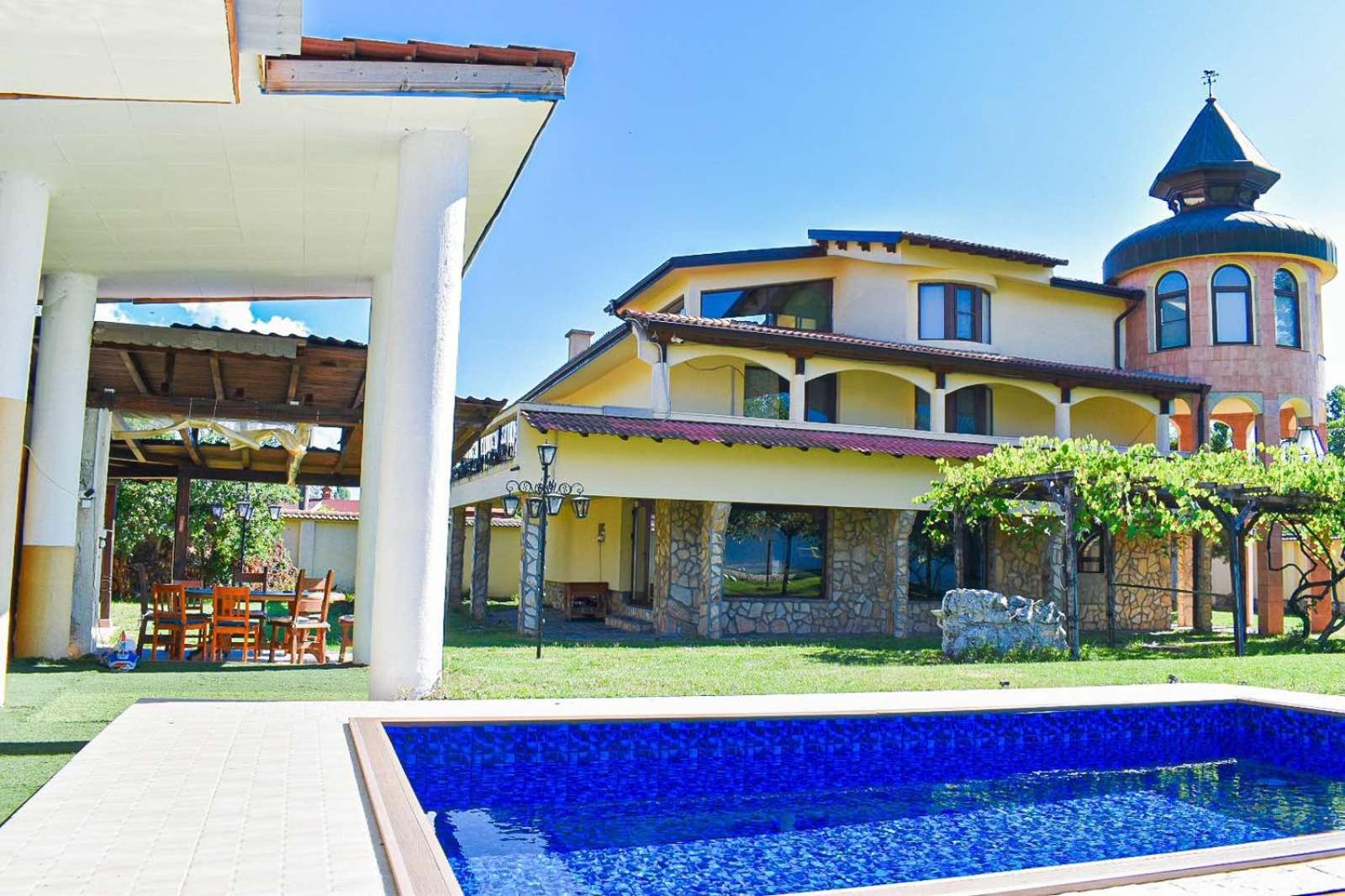 Casafamiglia Villa Prolesha Exterior photo